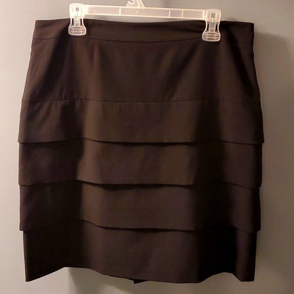 Larry Levine tiered skirt - Picture 2 of 5